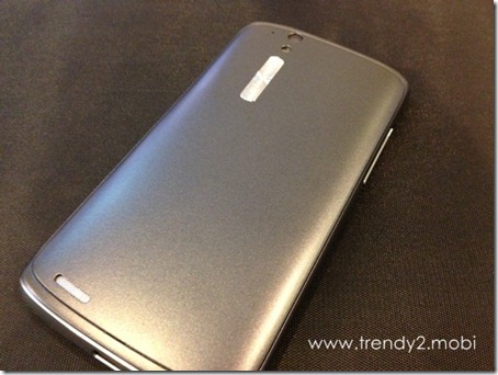 sharp-SH631WPhoto 30-1-2556, 12 48 53 (1)